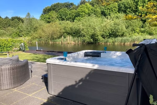 Luxe vakantievilla Harderwijk 221 met bubbelbad en eigen aanlegsteiger in Zeewolde - Foto 42 van 42