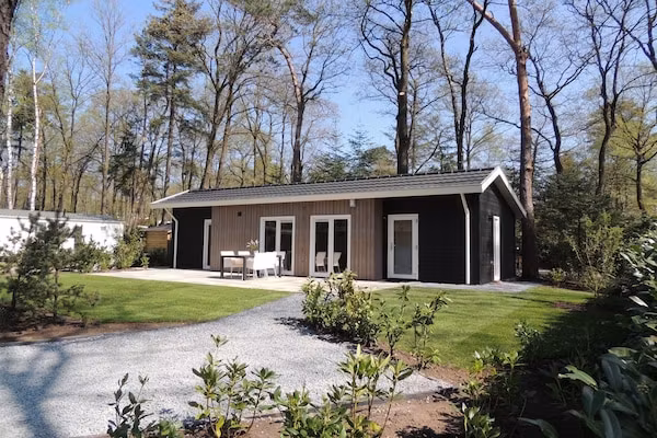 Vakantiepark De Rimboe & De Woeste Hoogte 27 in Hoenderloo - Foto 1 van 40