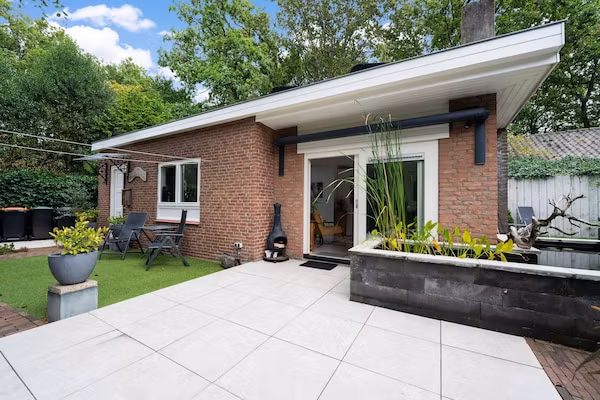 De Klimroos in Bergen - Foto 1 van 40