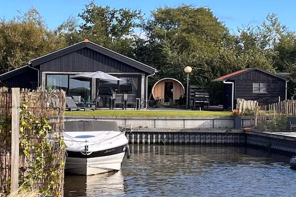 Lauwershuisje in Eanjum - Foto 1 van 31