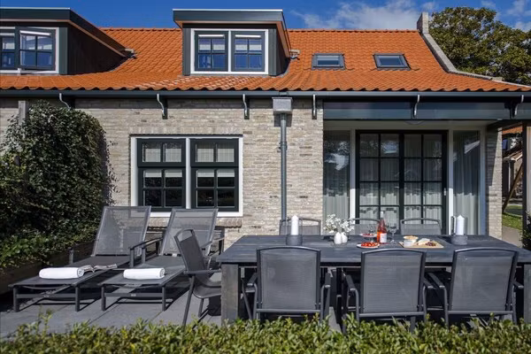 143561 in Nes - Foto 1 van 22