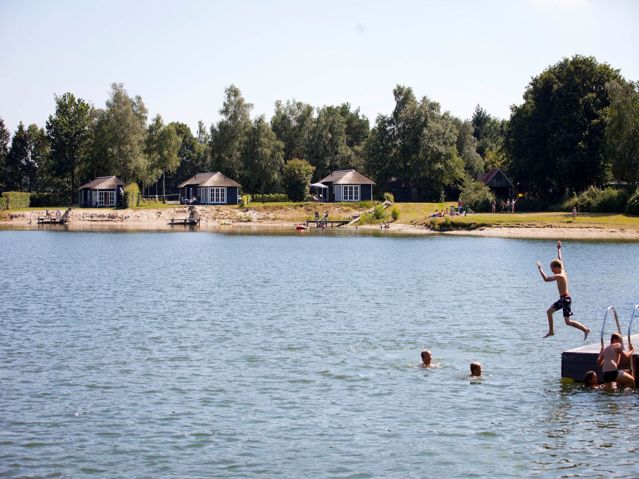 Het uitzicht vanaf Recreatiepark Tolplas 19 in Hoge Hexel