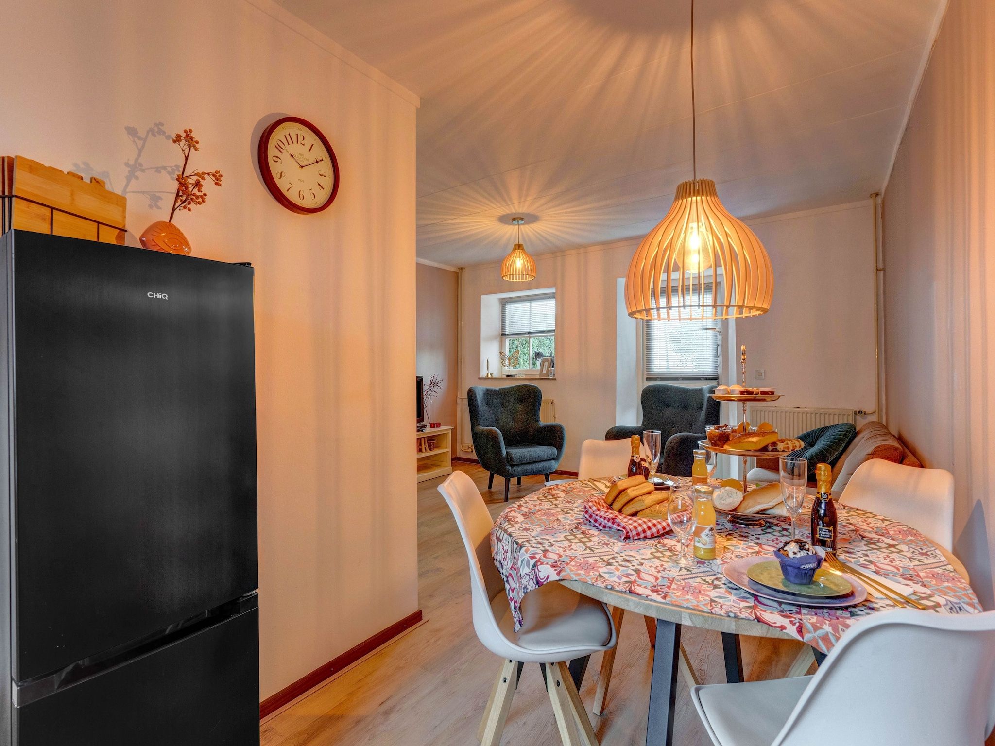 De eetkamer van Valleyview Cottages - NR02 in Voerendaal