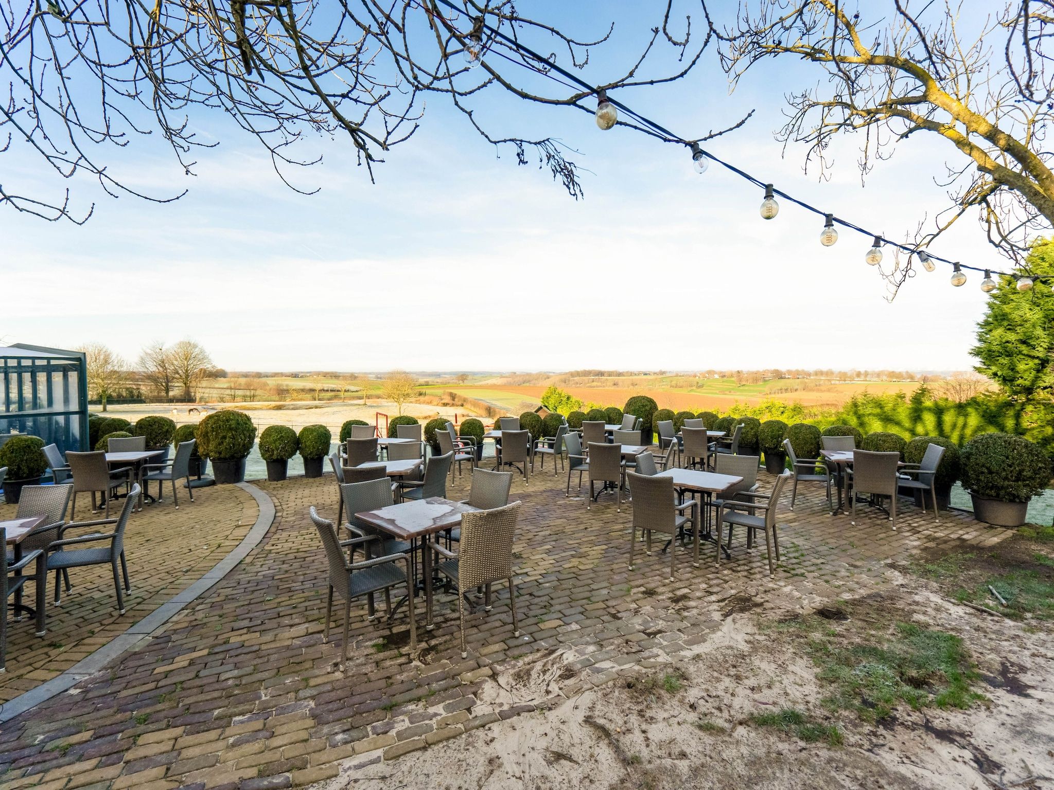 Het terras van Valleyview Cottages - NR02 in Voerendaal