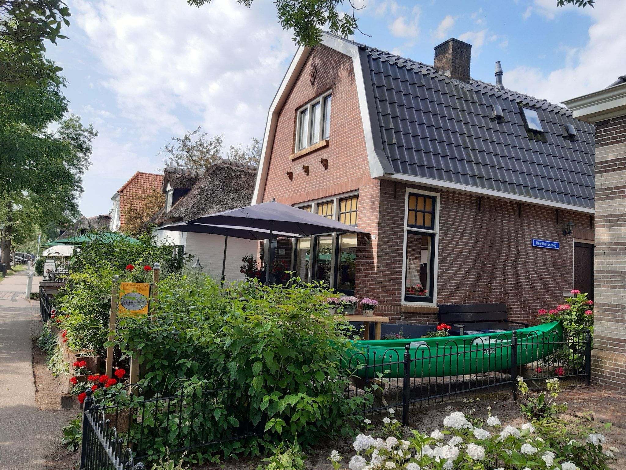 De buitenkant van Logies Paal 4 Giethoorn – 3 persoons in Giethoorn