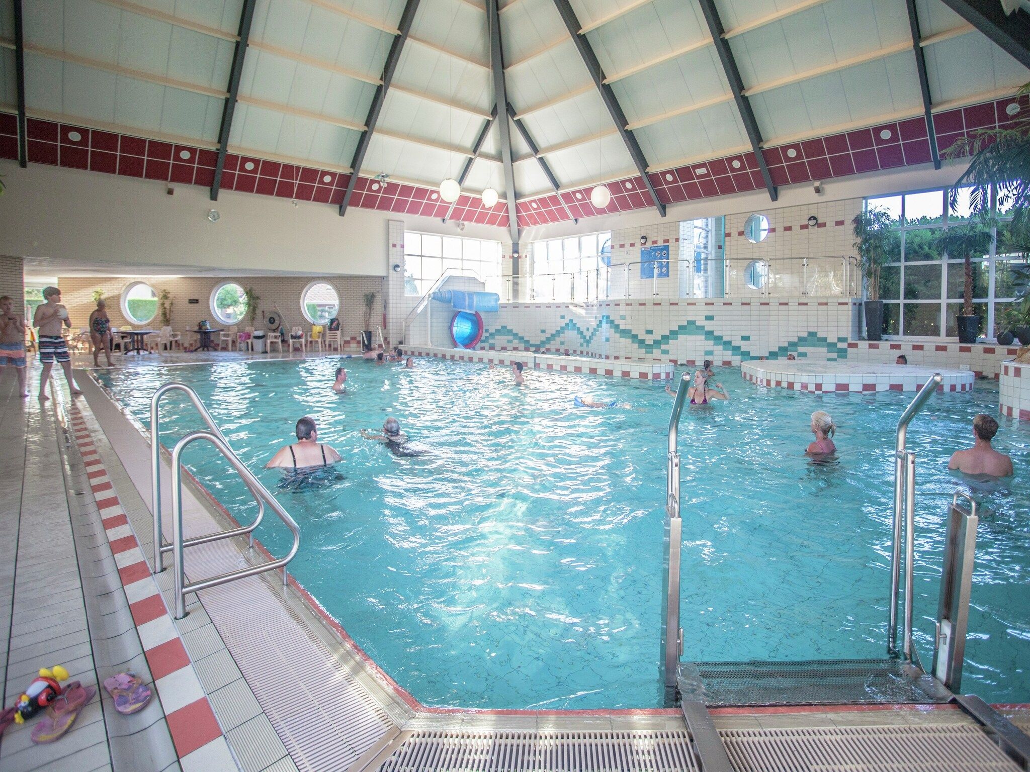 Parkfaciliteiten bij Watervilla Sauna 6 in Medemblik