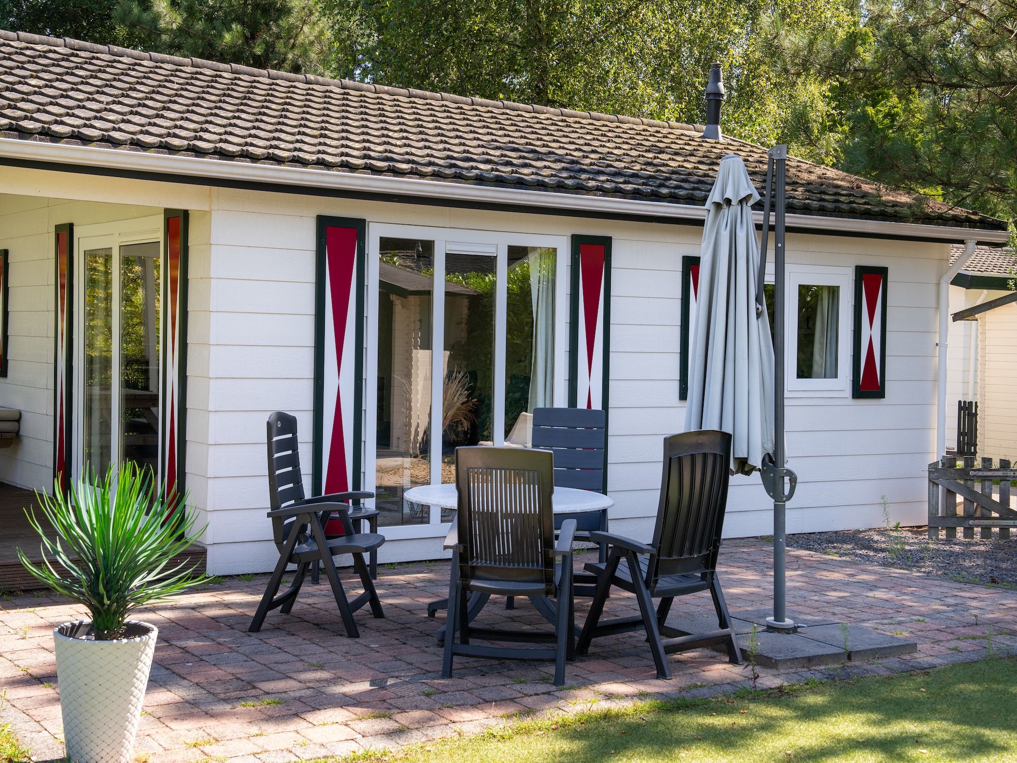 Het terras van Genieten in Voorthuizen in Voorthuizen