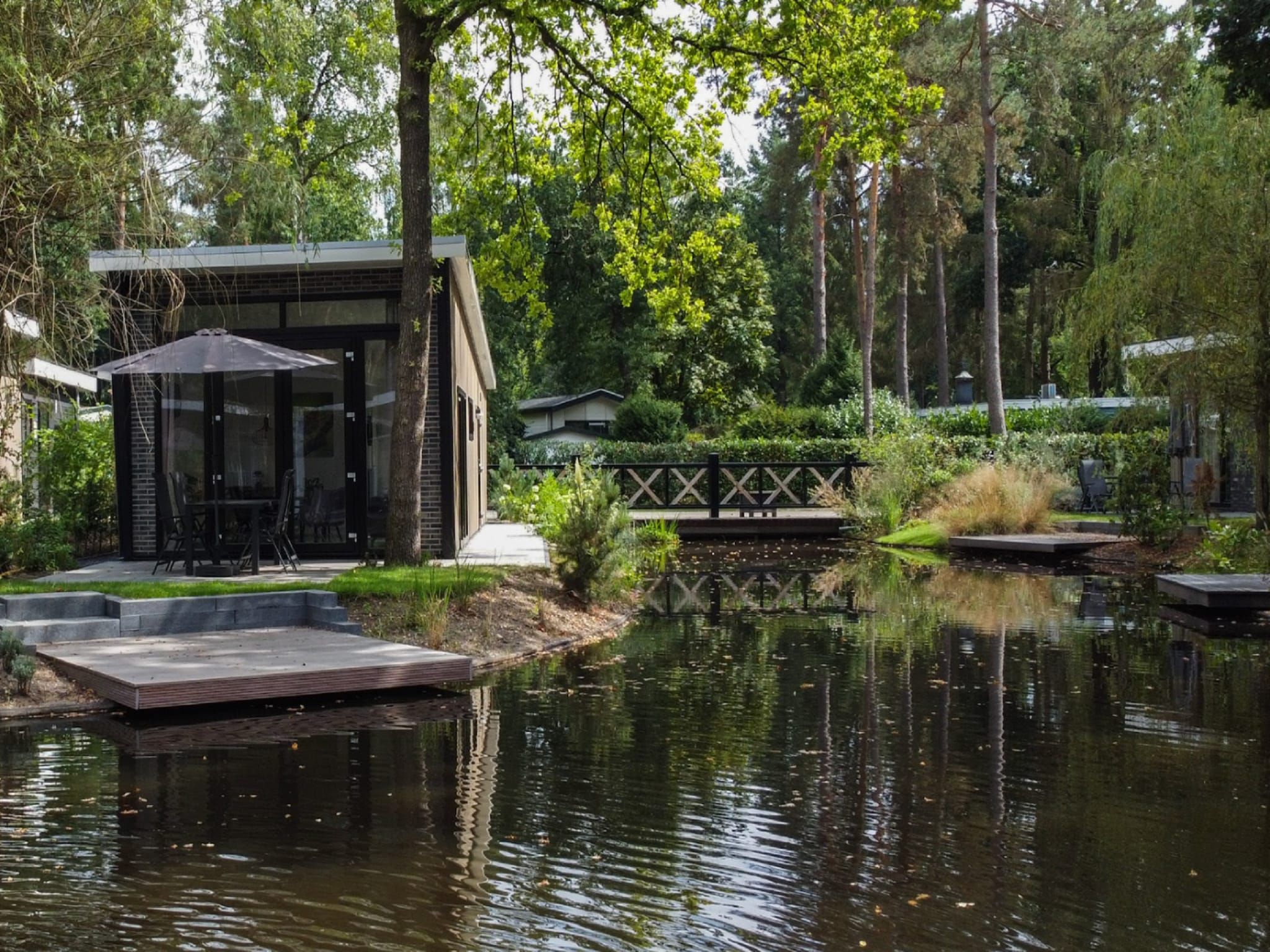 De buitenkant van Vakantiepark De Rimboe & De Woeste Hoogte 27 in Hoenderloo