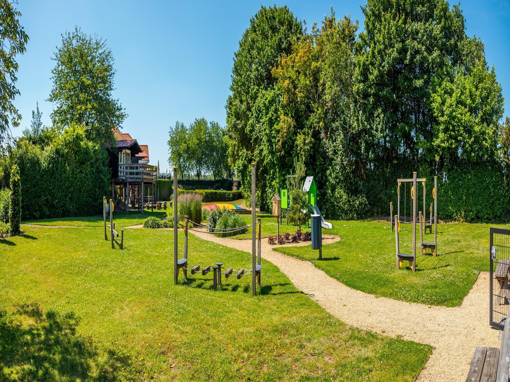 Parkfaciliteiten bij L-Cube Plus 6 in Olburgen