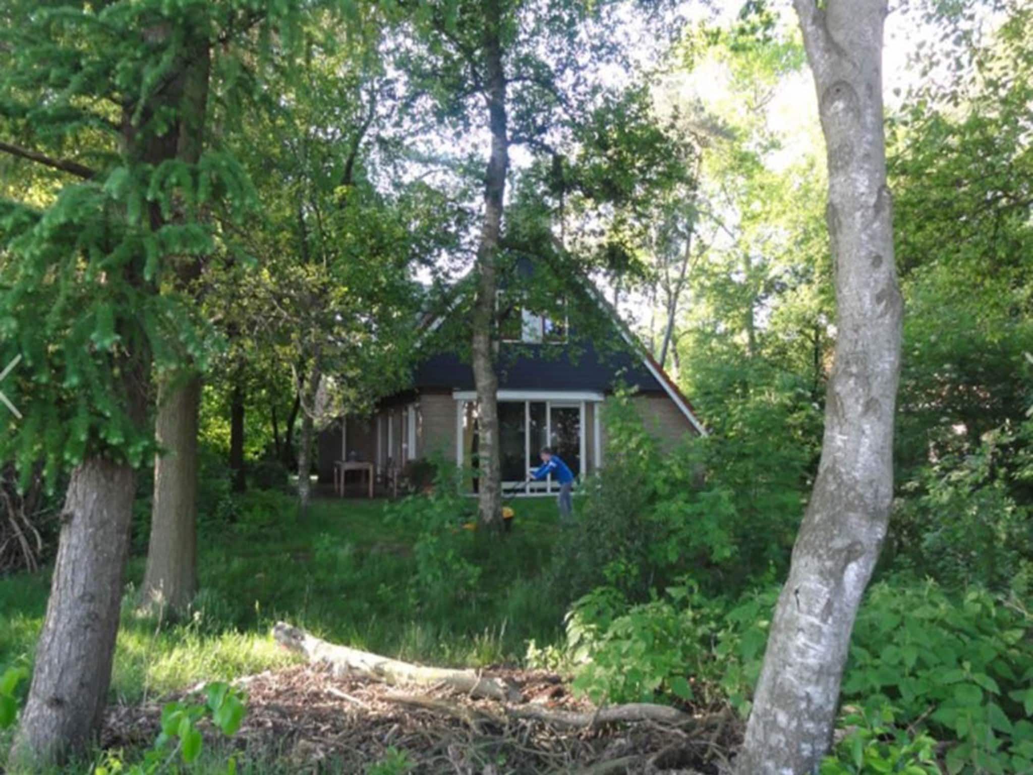 De buitenkant van Buitenplaats Berg en Bos nummer 4 in Lemele