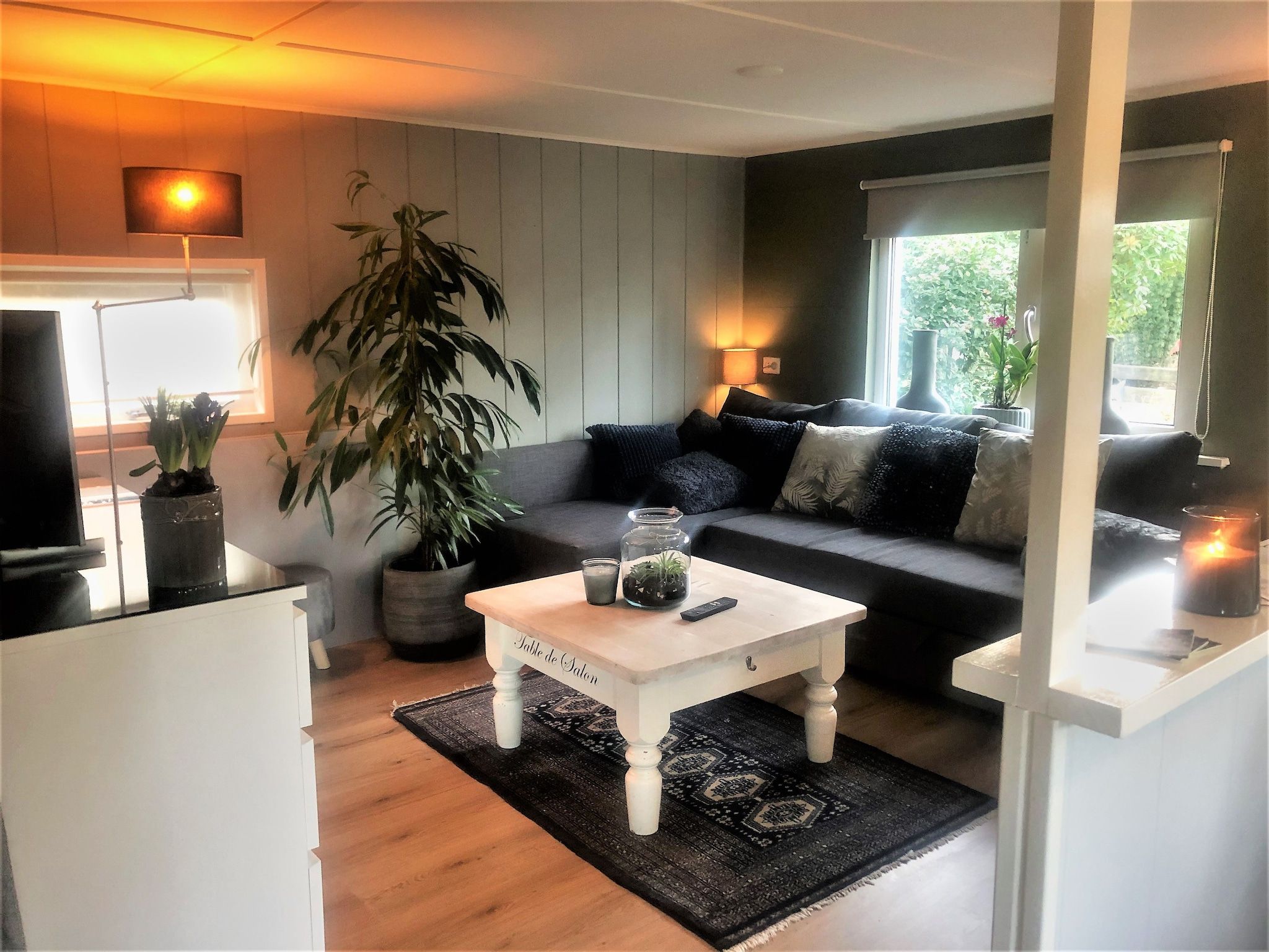 De woonkamer van Steenmarter in Reutum