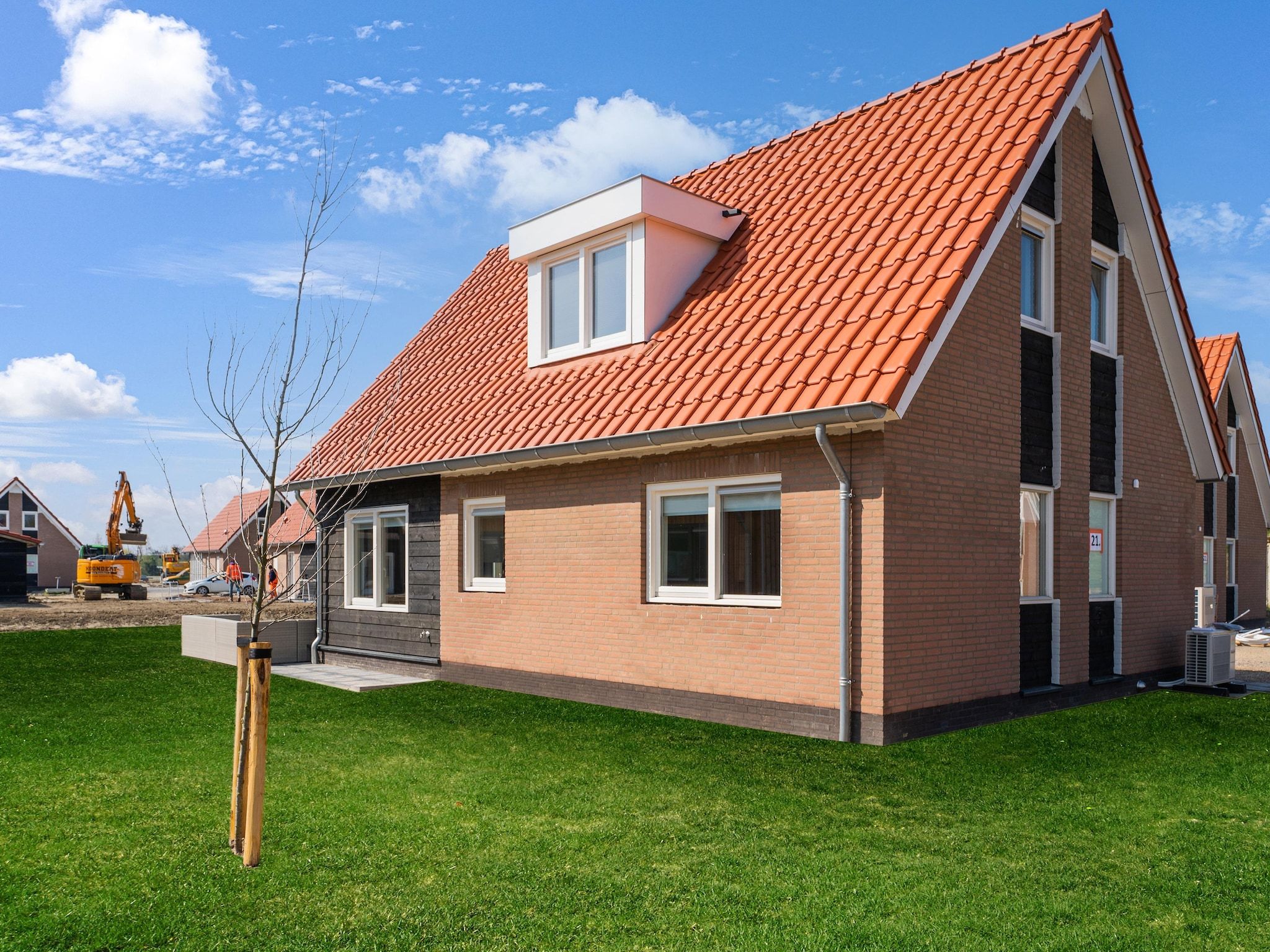 De buitenkant van De Tjiftjaf Huis Nr 21 in Scherpenisse