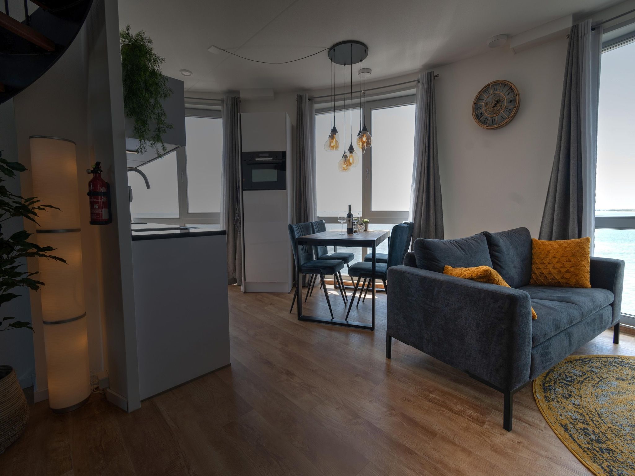 De woonkamer van Casa Isla Bella in Scherpenisse