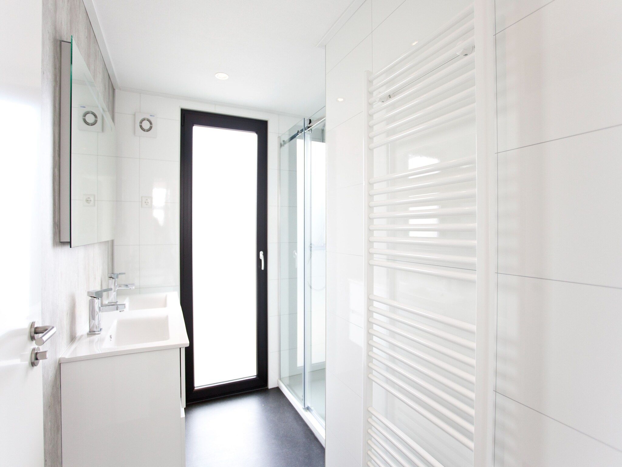De badkamer van L-Cube 6 in Breskens