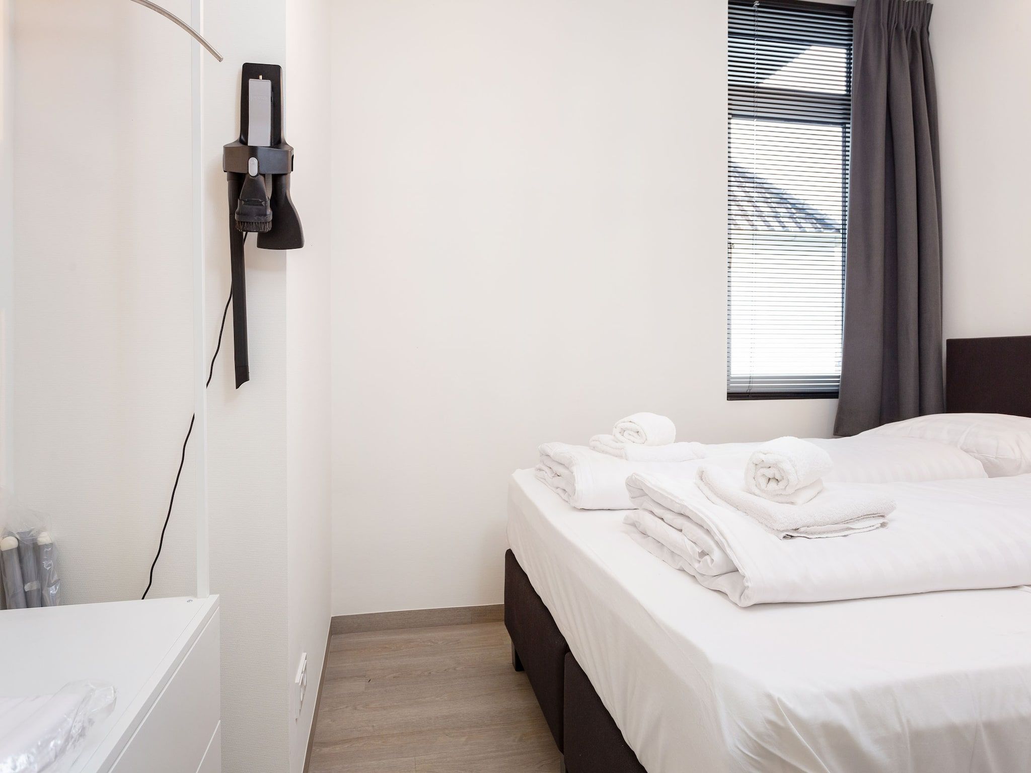 Een slaapkamer van Paviljoenwei 12-24 - begane grond in Offingawier