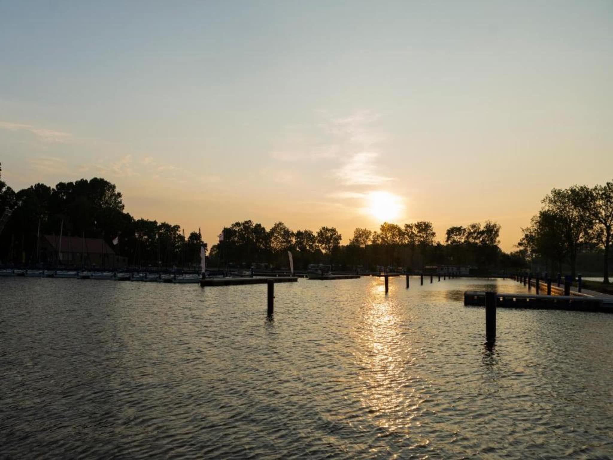 De omgeving van Paviljoenwei 12-24 - begane grond in Offingawier