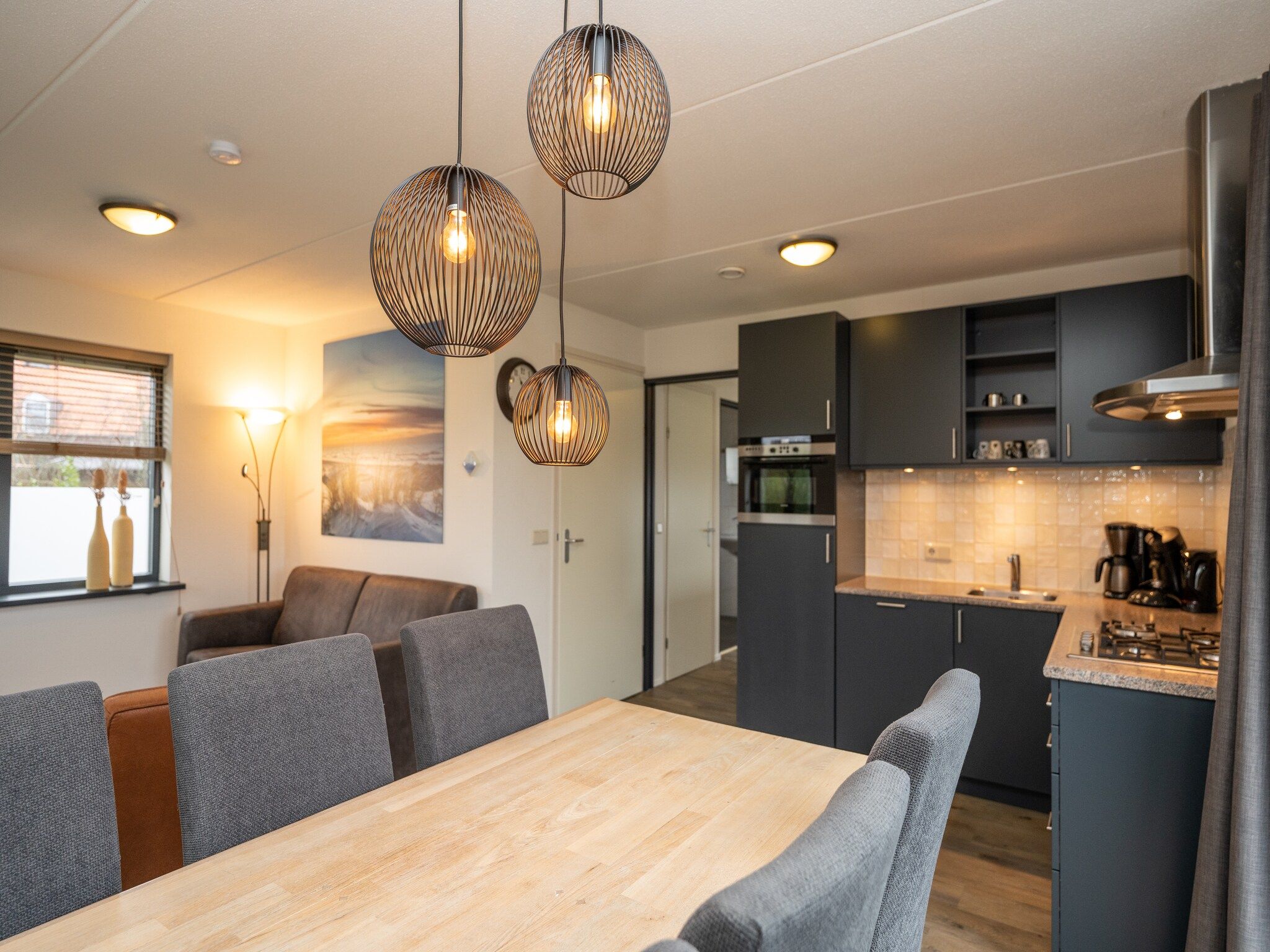 De keuken van Vakantiepark 't Eibernest Texel 7 in De Cocksdorp