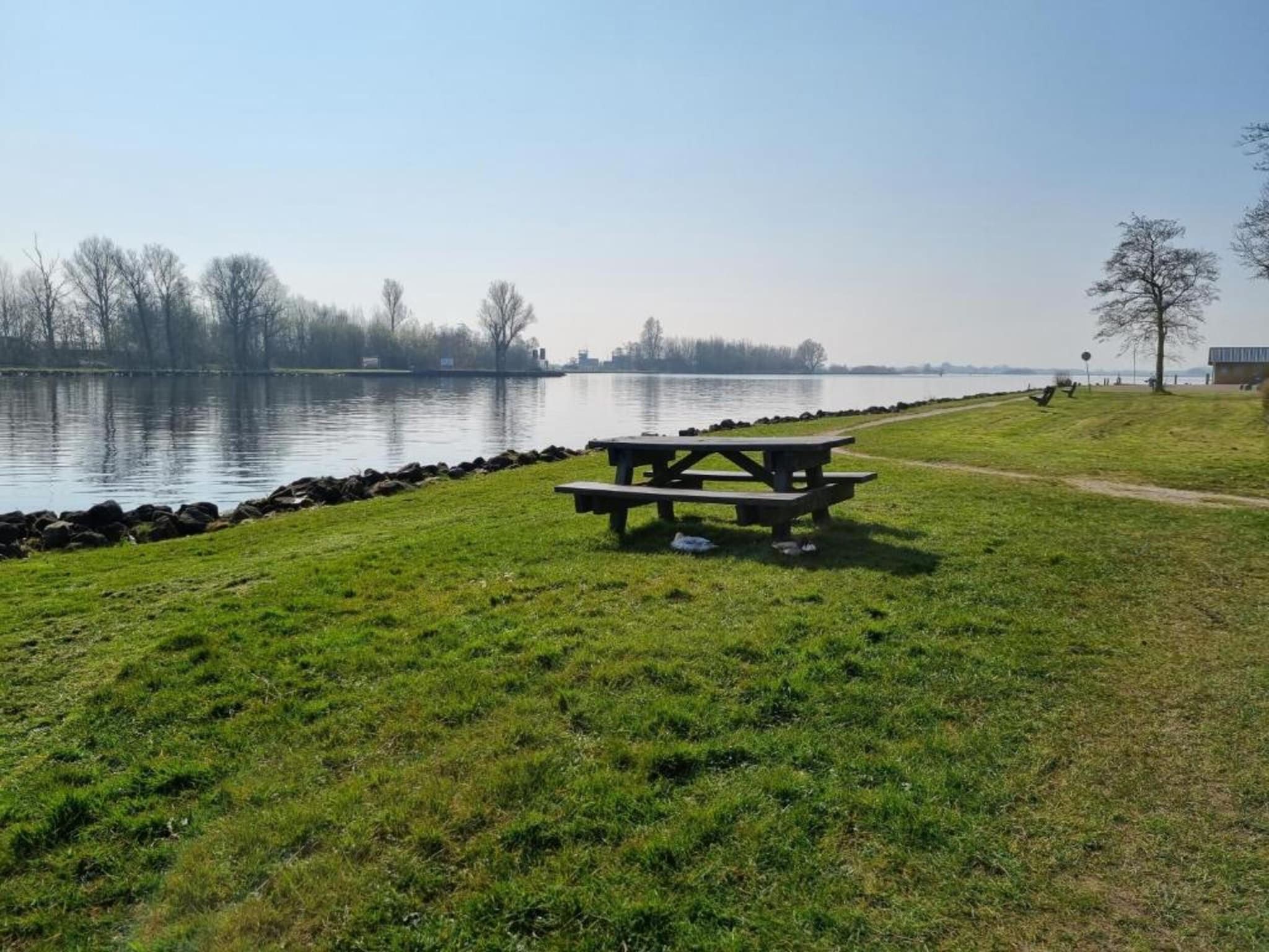 De omgeving van Paviljoenwei 12-29 in Offingawier