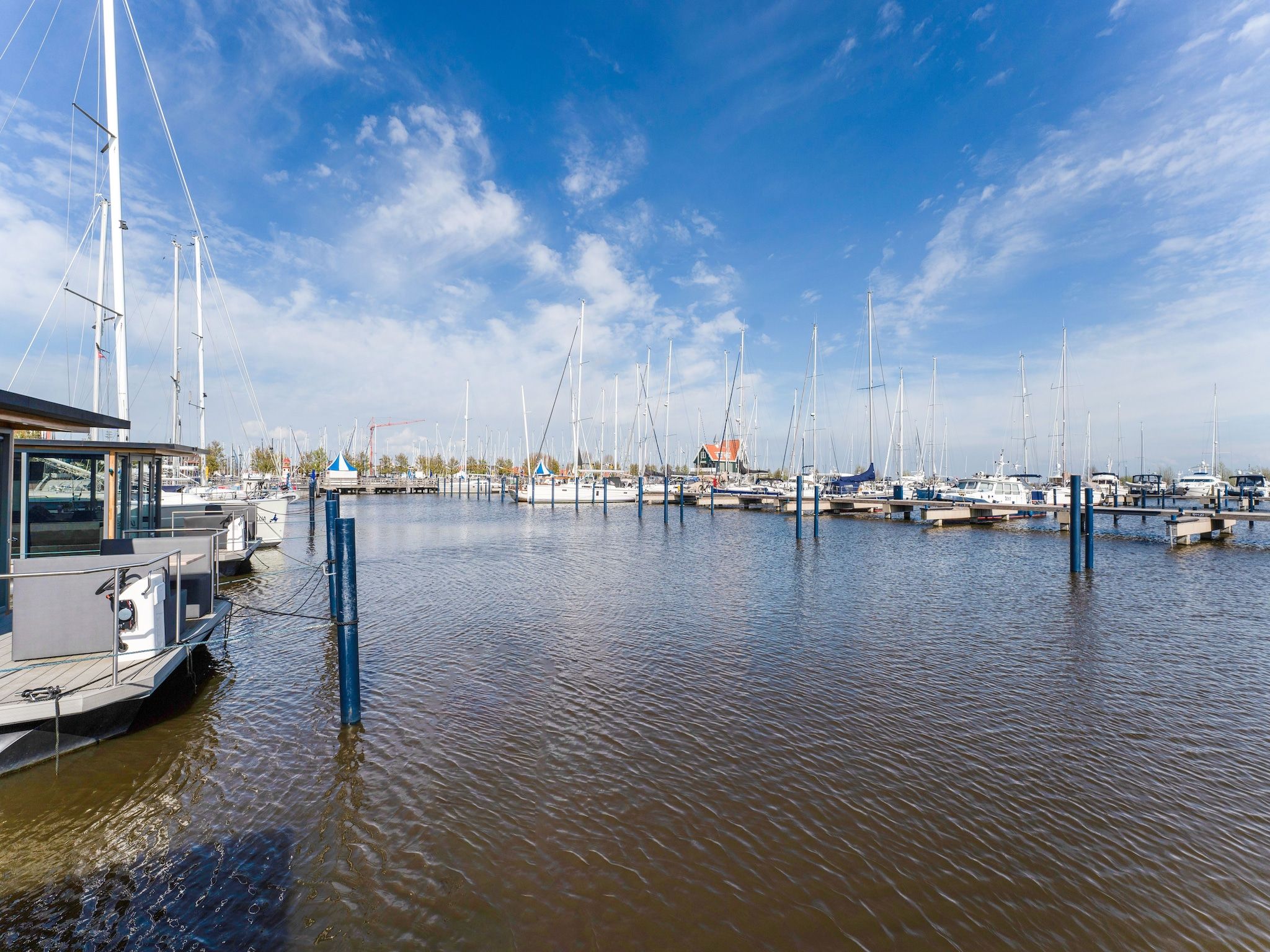 De omgeving van La Belle Vie in Volendam