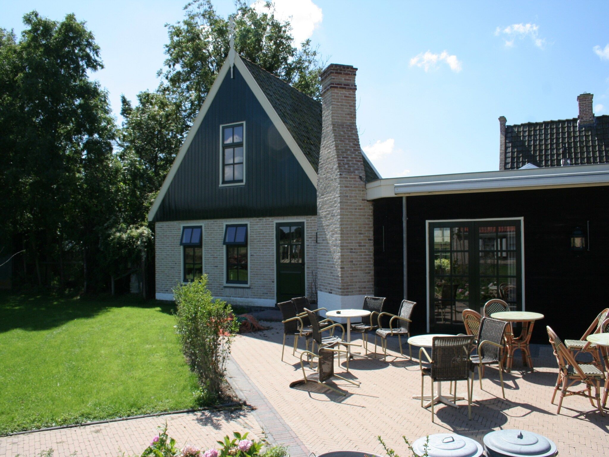 Parkfaciliteiten bij Recreatiepark Wiringherlant - Wiringher Villa 23 in Hippolytushoef