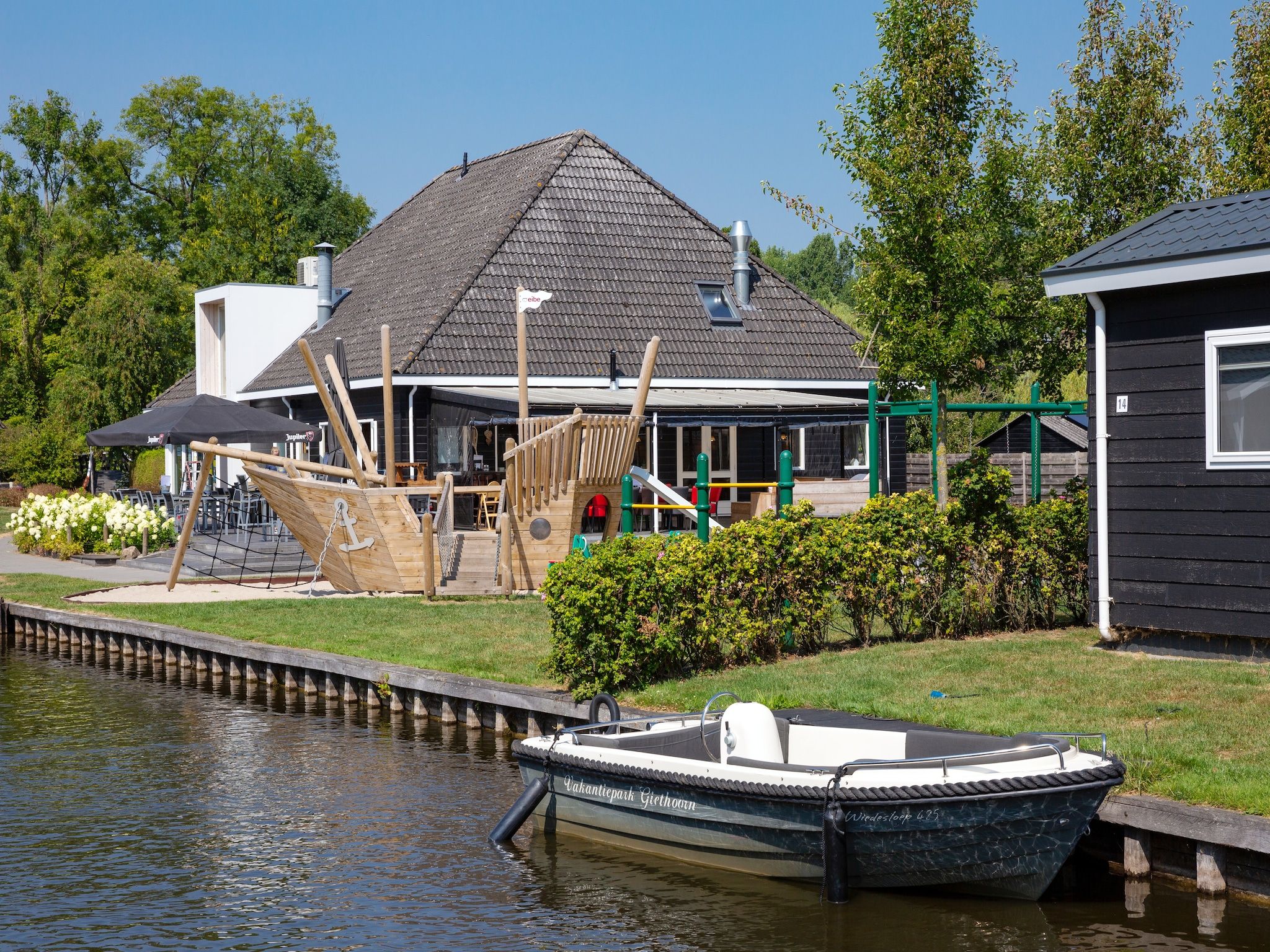 Parkfaciliteiten bij Vakantiepark Giethoorn 9 in Giethoorn