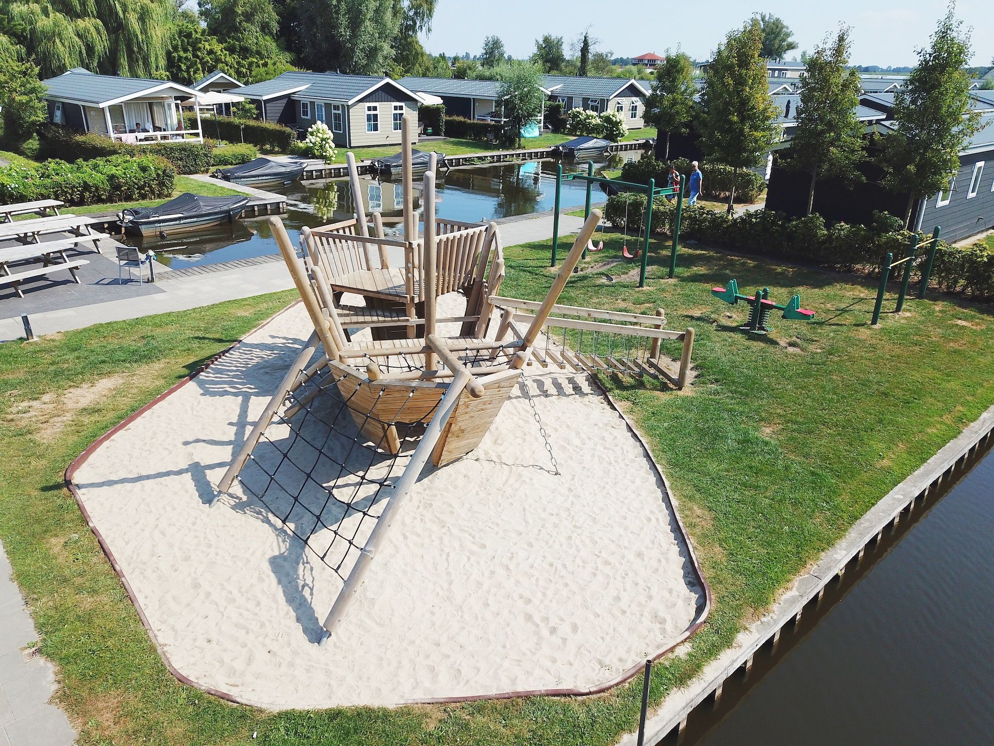 Parkfaciliteiten bij Vakantiepark Giethoorn 11 in Giethoorn