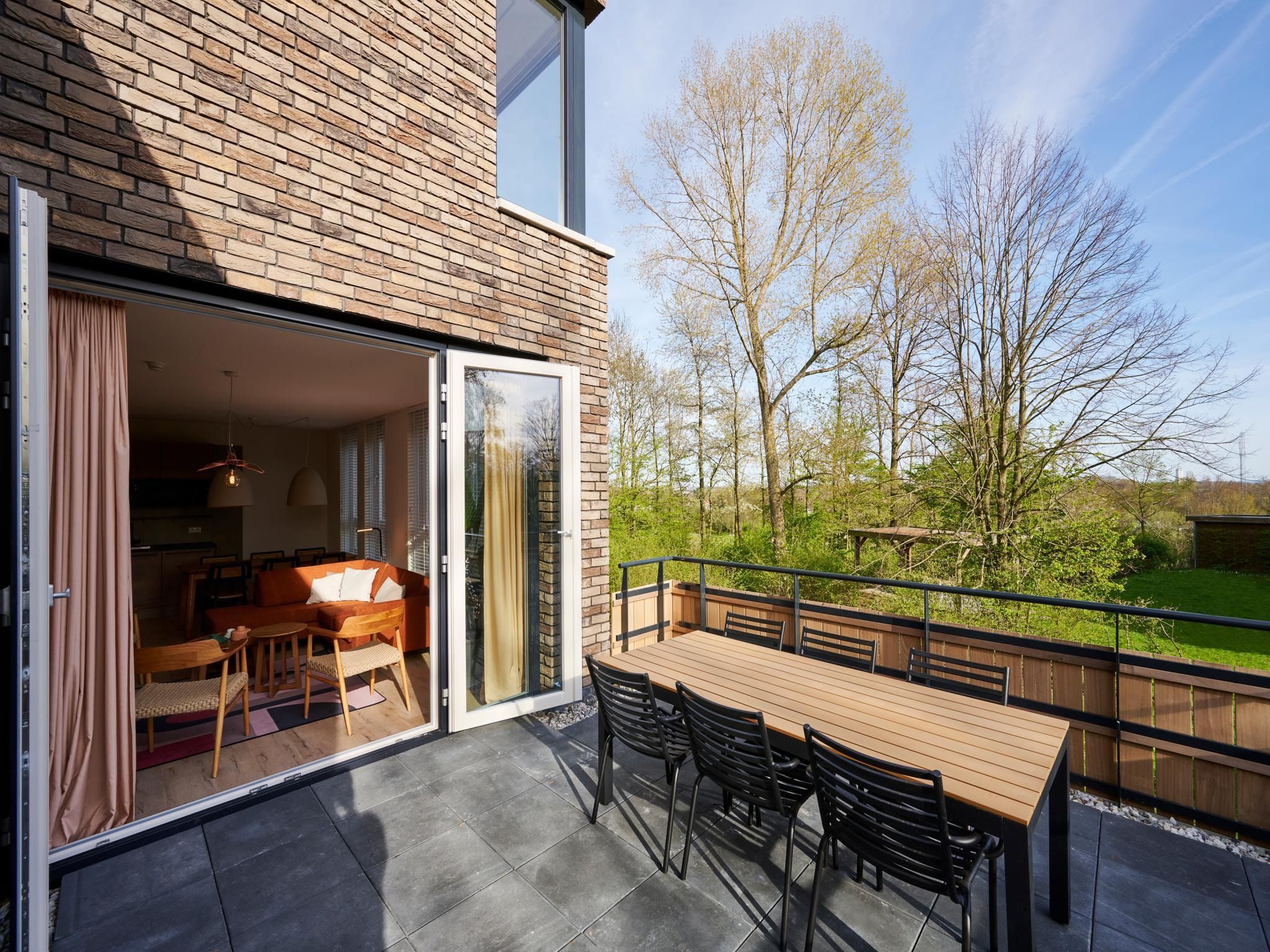 Het terras van Resort Maastricht 35 in Maastricht