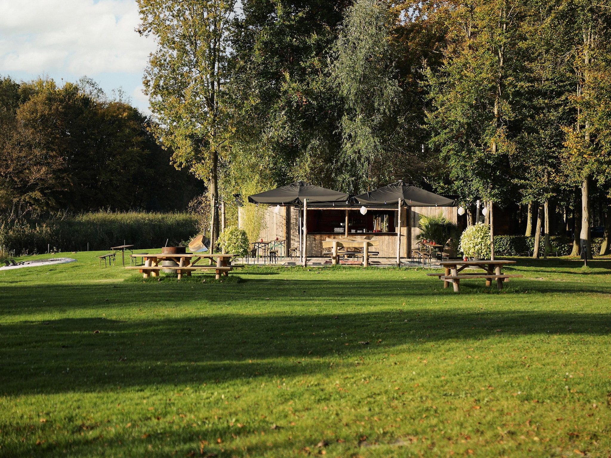 De buitenkant van Resort de Parel 1 in Zeewolde