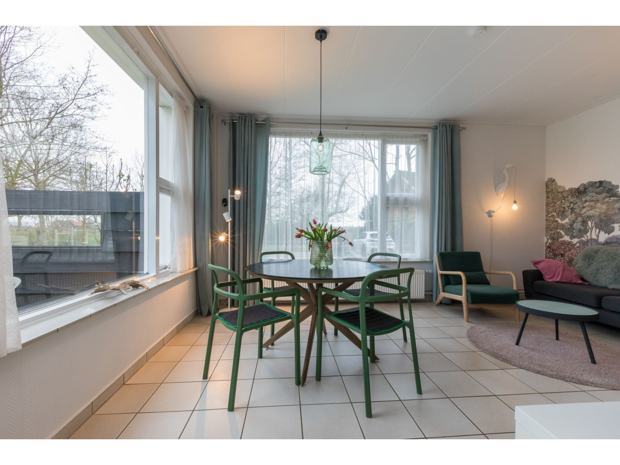 De eetkamer van Appartement - Kon Emmaweg 6  beneden app in Vrouwenpolder