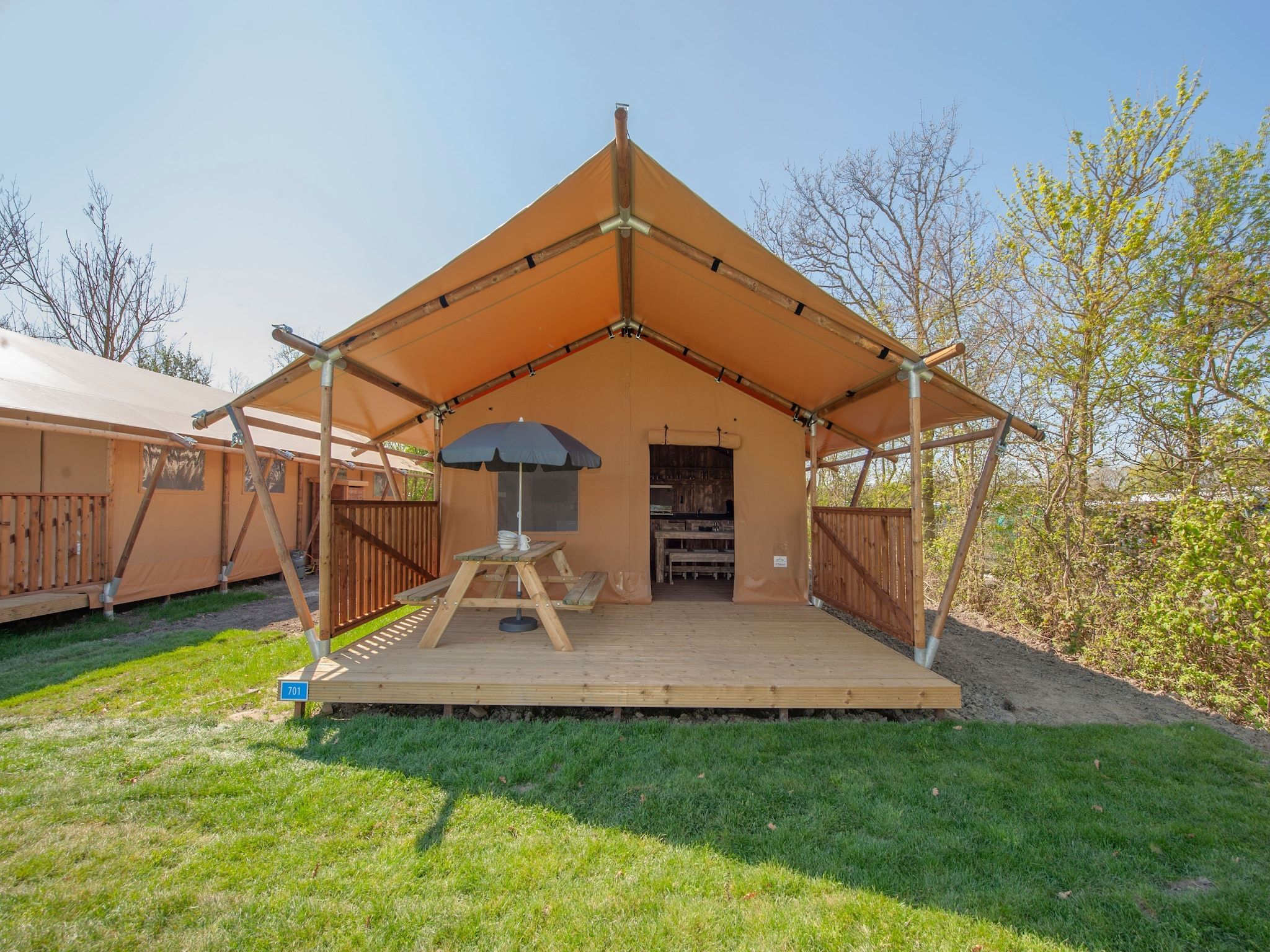 De buitenkant van Vakantiepark Hunzedal 17 in Borger