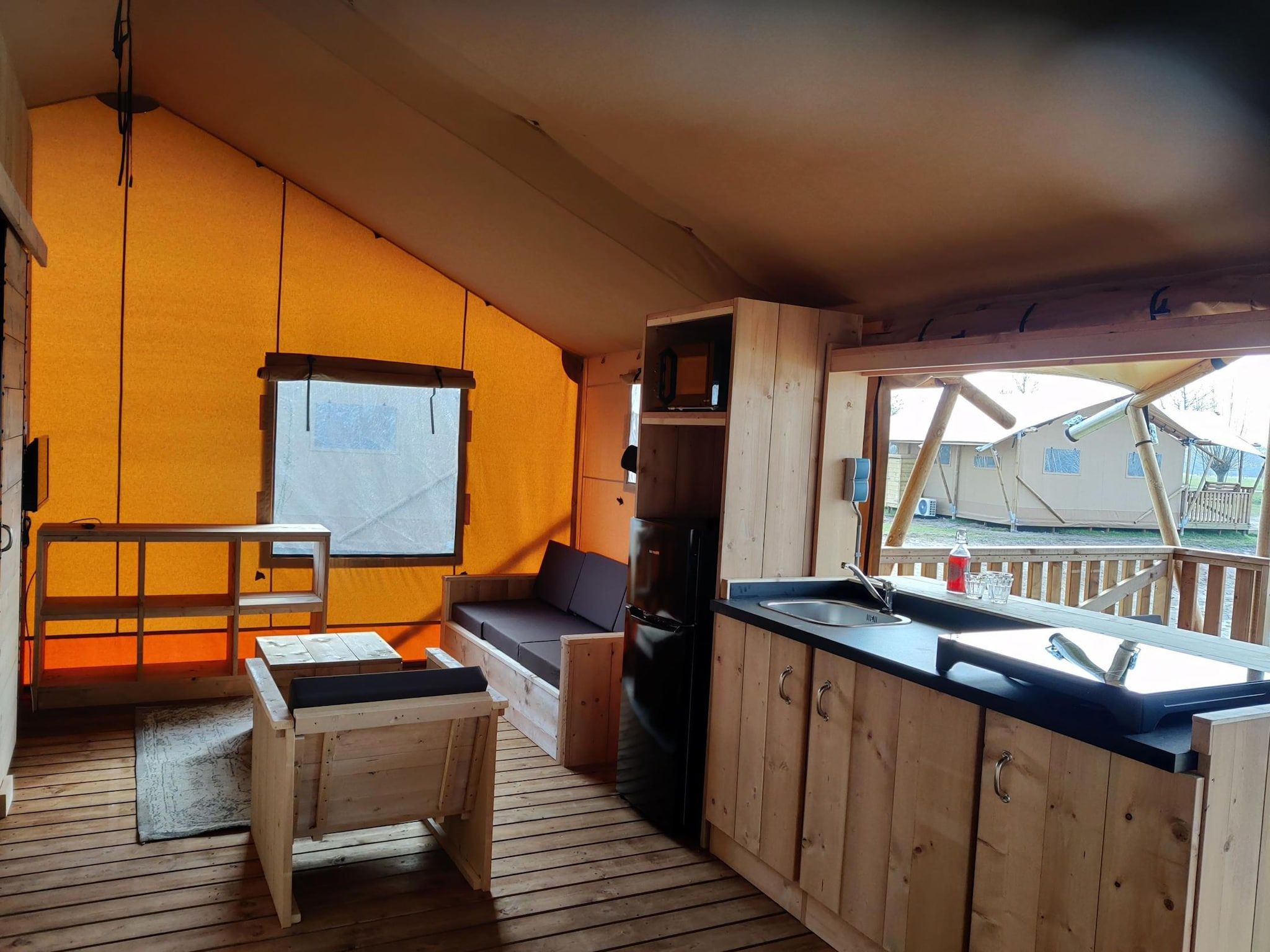 De keuken van Vakantiepark Eigen Wijze 10 in Bant