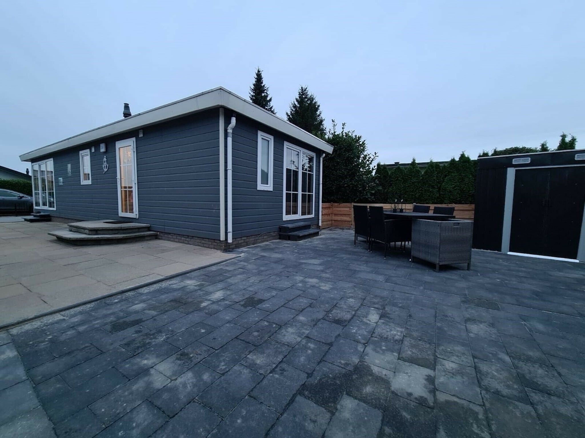 De buitenkant van Recreatiepark Rhederlaagse Meren 1 in Lathum