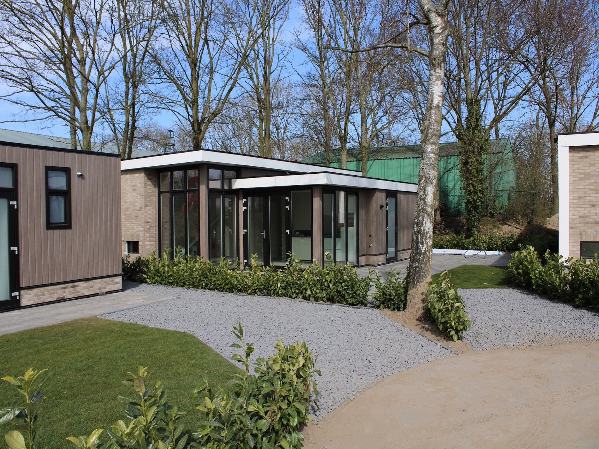 De buitenkant van Recreatiepark Rhederlaagse Meren 13 in Lathum