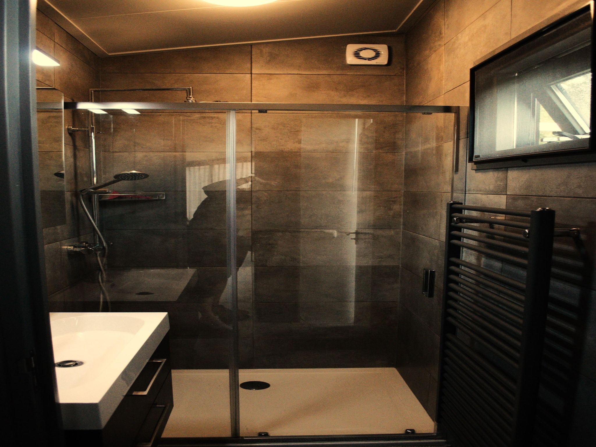 De badkamer van Chalet Vrijzicht in Haulerwijk