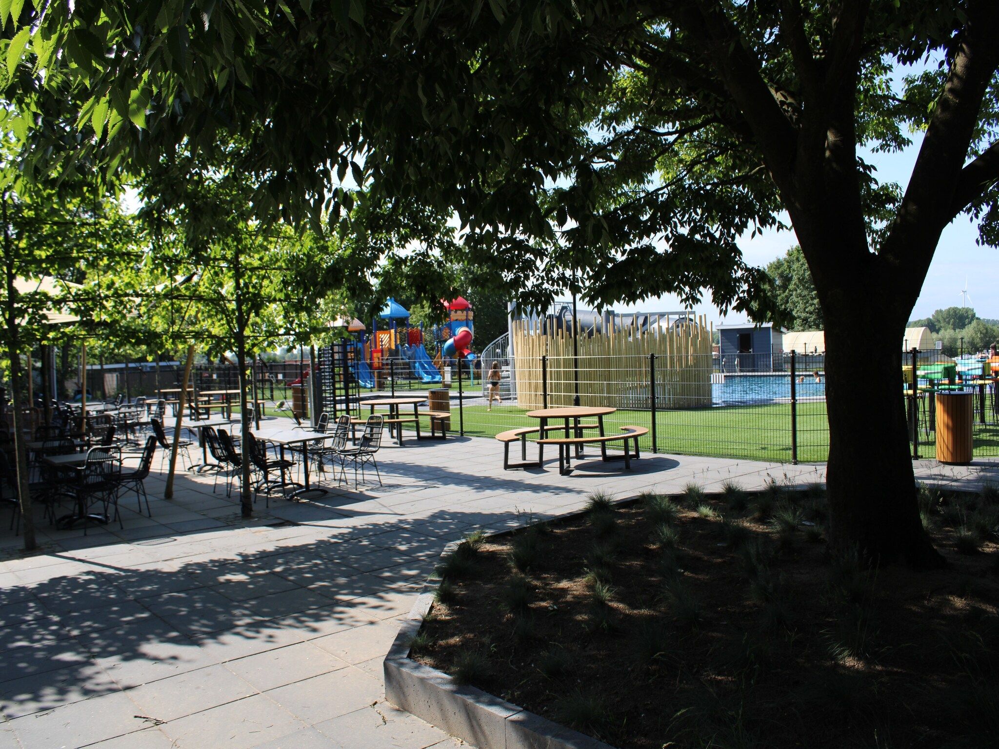 Parkfaciliteiten bij Recreatiepark Rhederlaagse Meren 3 in Lathum