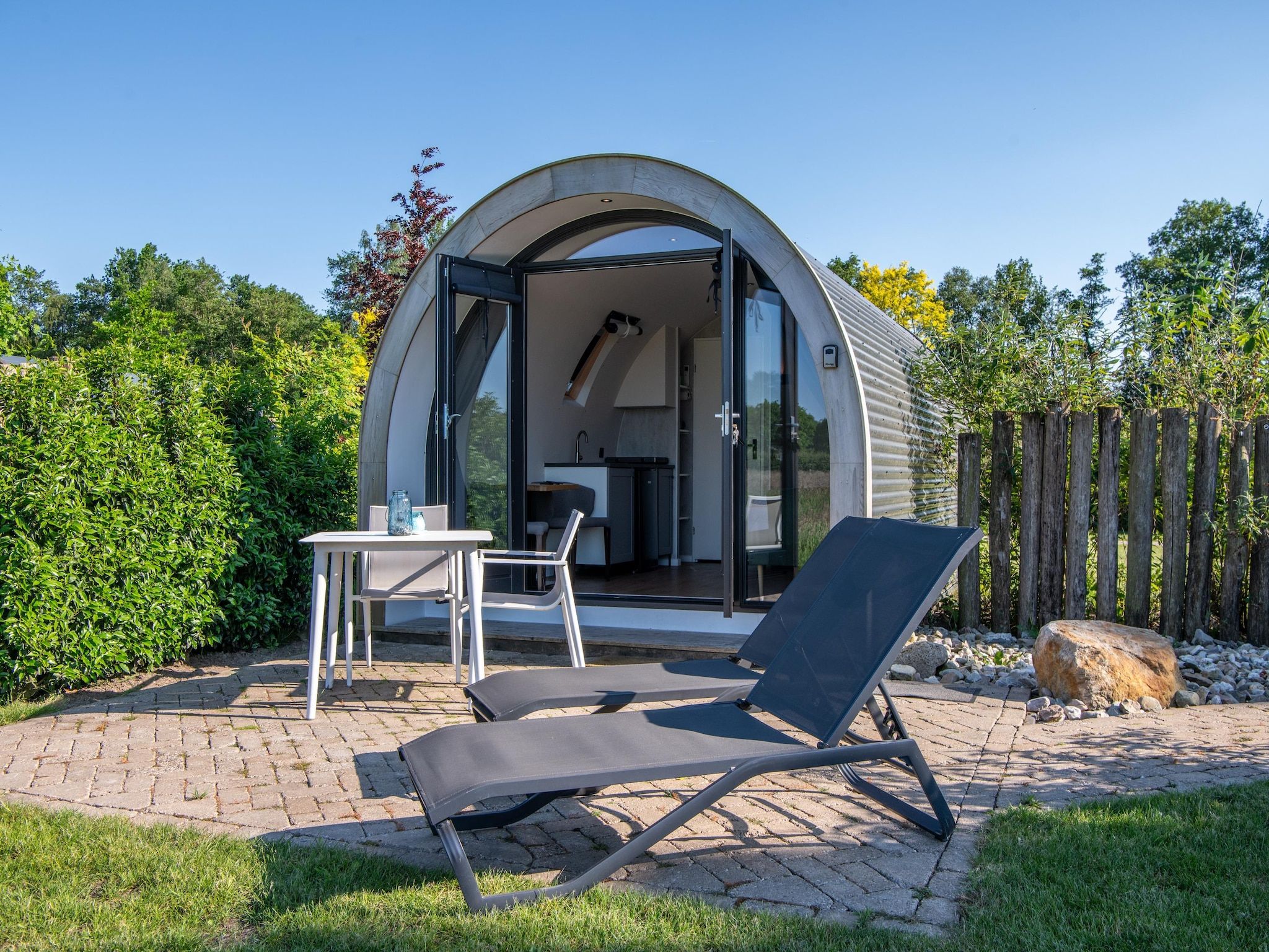 De tuin van Natuurlodge Graspieper 2p in Drenthe