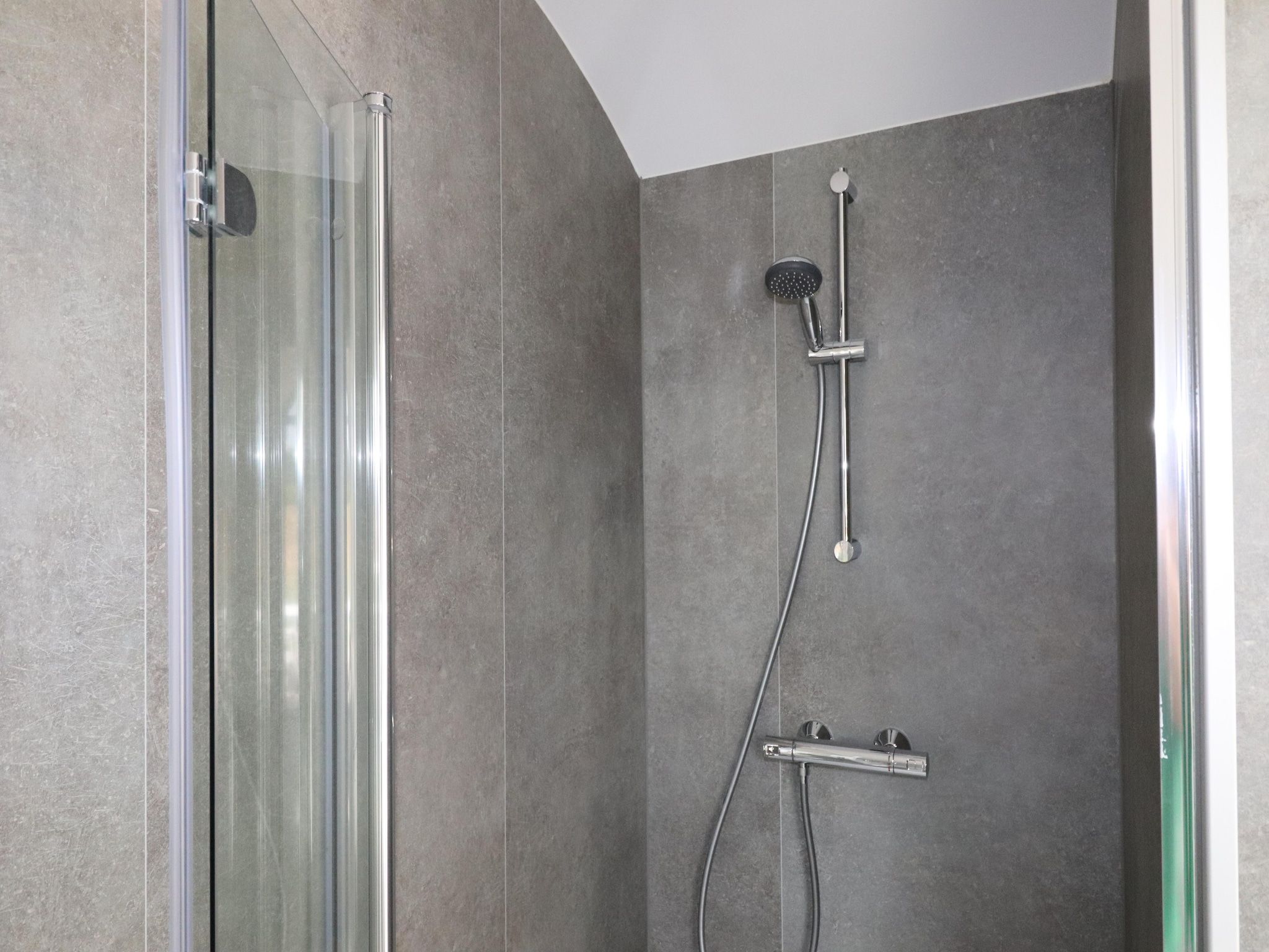 De badkamer van Wellness lodge Wulp 2p in Drenthe