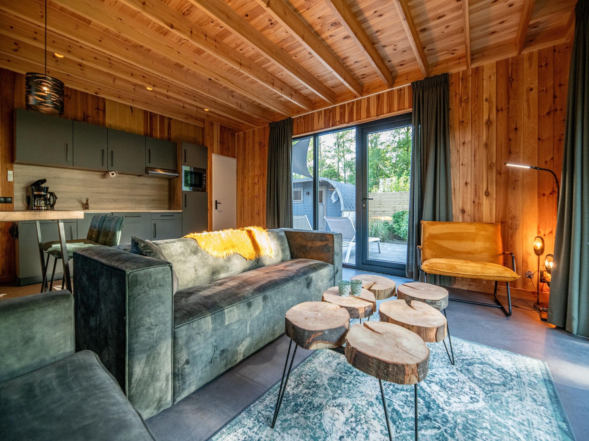 De woonkamer van Wellness lodge Grutto 2p in Dalerveen
