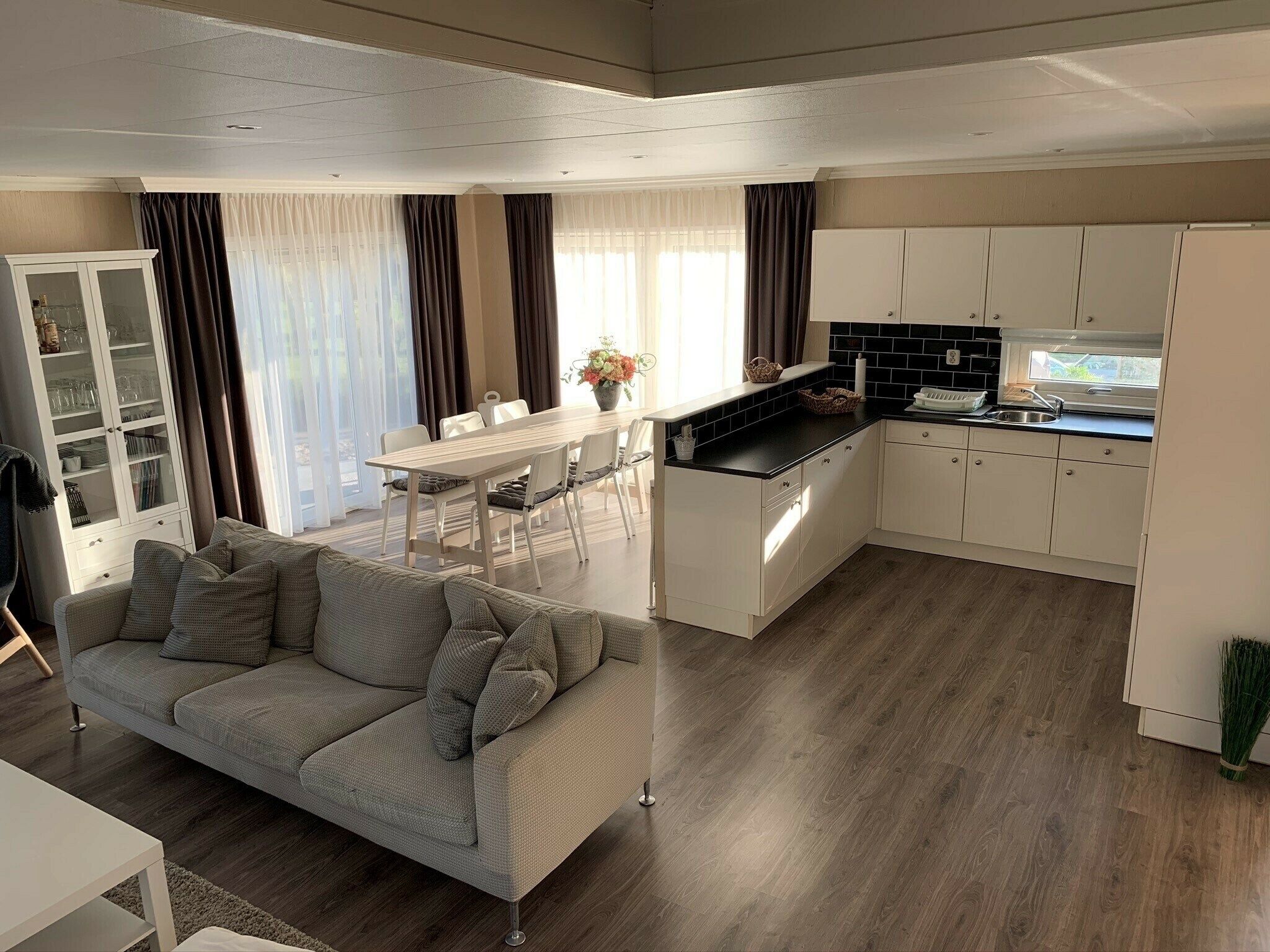 De keuken van Recreatiepark Rhederlaagse Meren 7 in Lathum