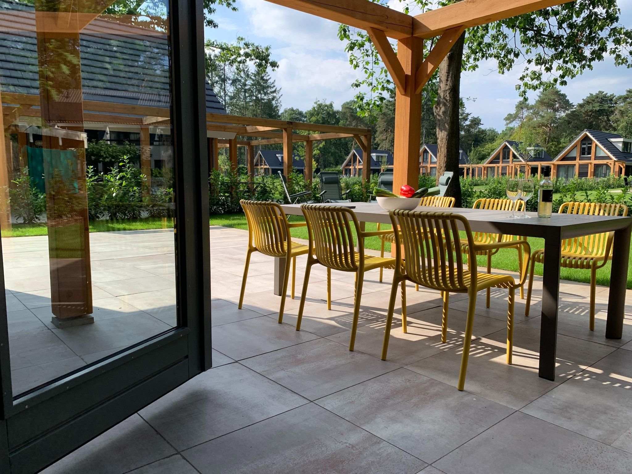 Het terras van Boschhuis Boucle in Lochem