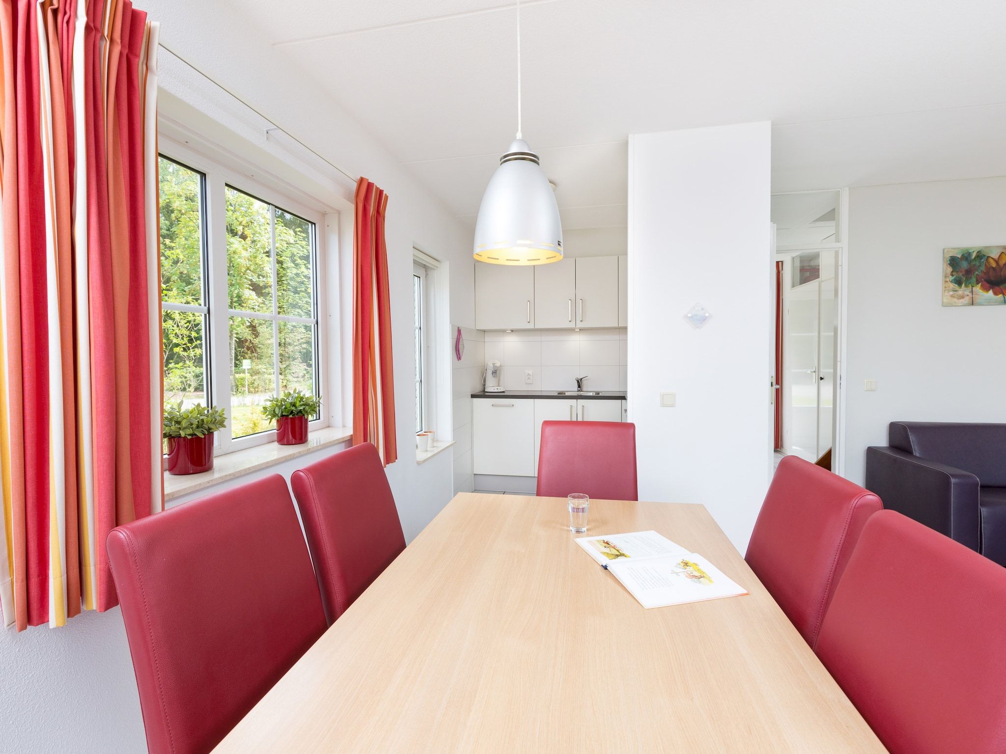 De eetkamer van Vakantiepark Hellendoorn 1 in Hellendoorn