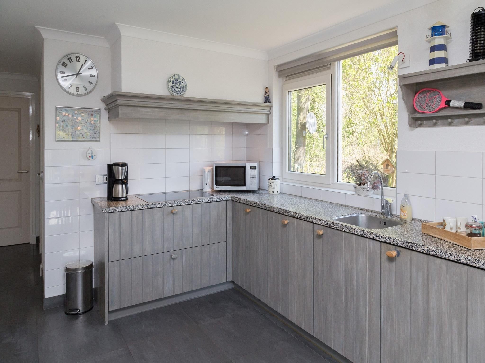 De keuken van Strandwoning Baarland in Zeeland in Baarland