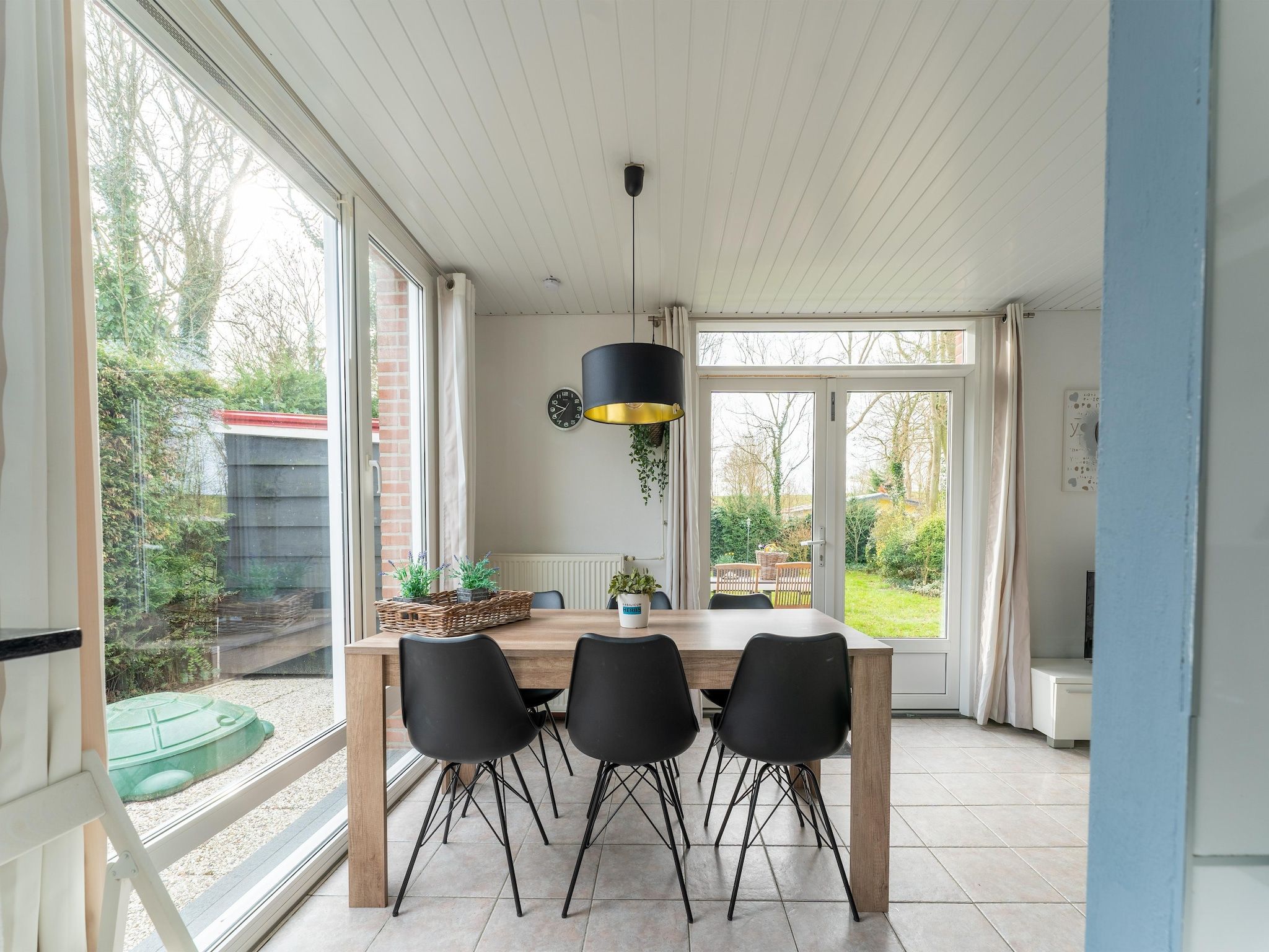De eetkamer van Scheldeoord 70 in Baarland