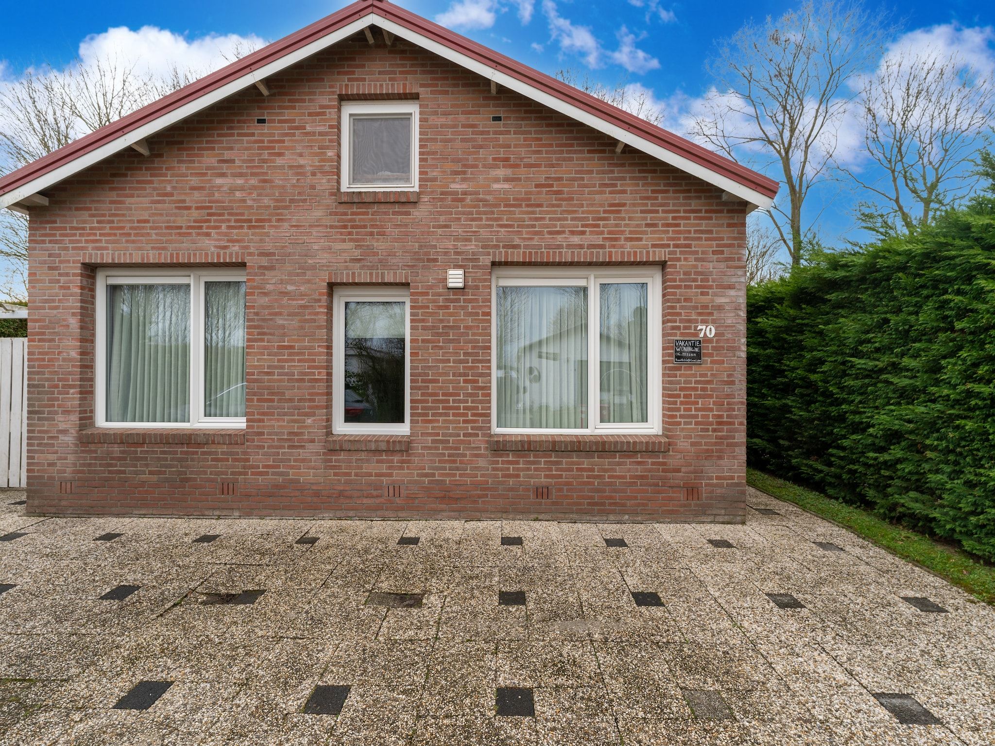 De buitenkant van Scheldeoord 70 in Baarland