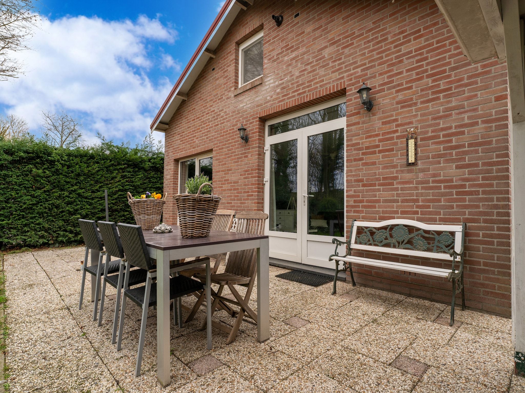 Het terras van Scheldeoord 70 in Baarland