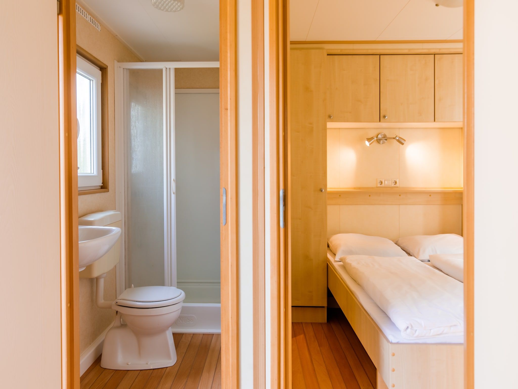 De badkamer van Vakantiepark Leukermeer 2 in Well