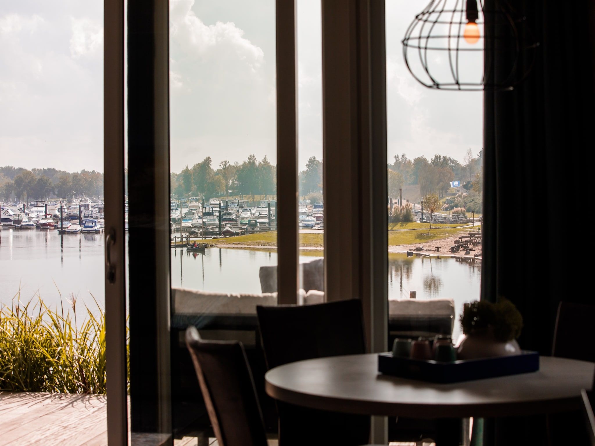 Het uitzicht vanaf Vakantiepark Leukermeer 9 in Well
