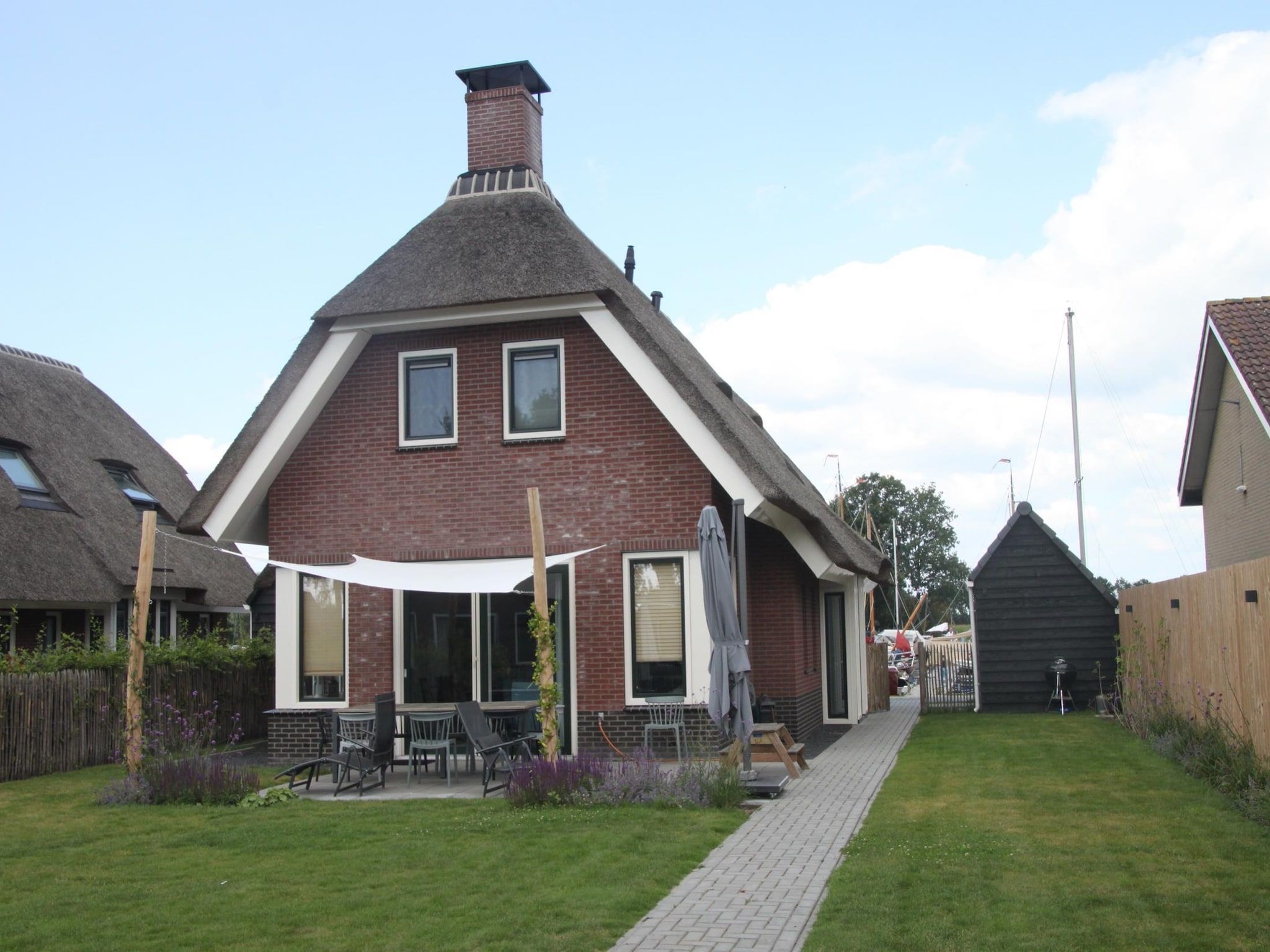 De buitenkant van Recreatiepark Idskenhuizen 8 in Idskenhuizen