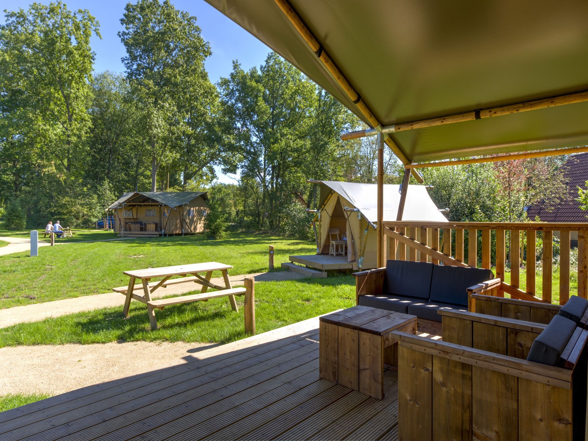 Het terras van Buitenplaats Gerner 7 in Dalfsen