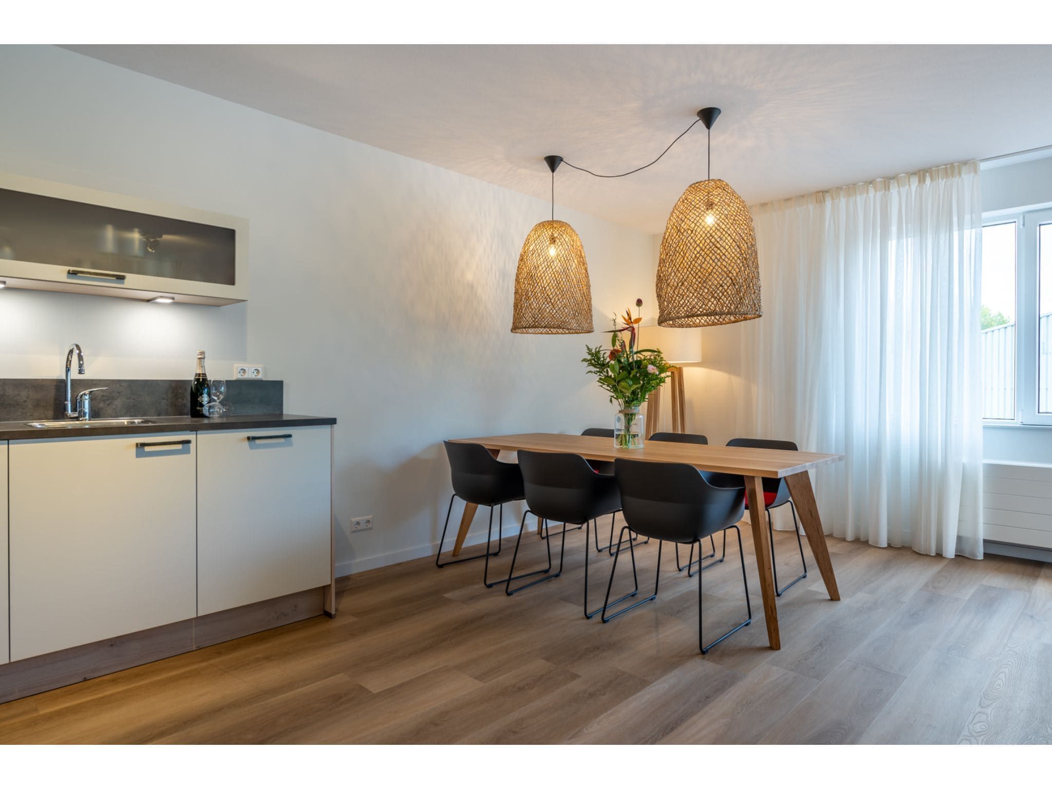 De keuken van Harbour Loft 1N Résidence Marina polderzicht in Kamperland